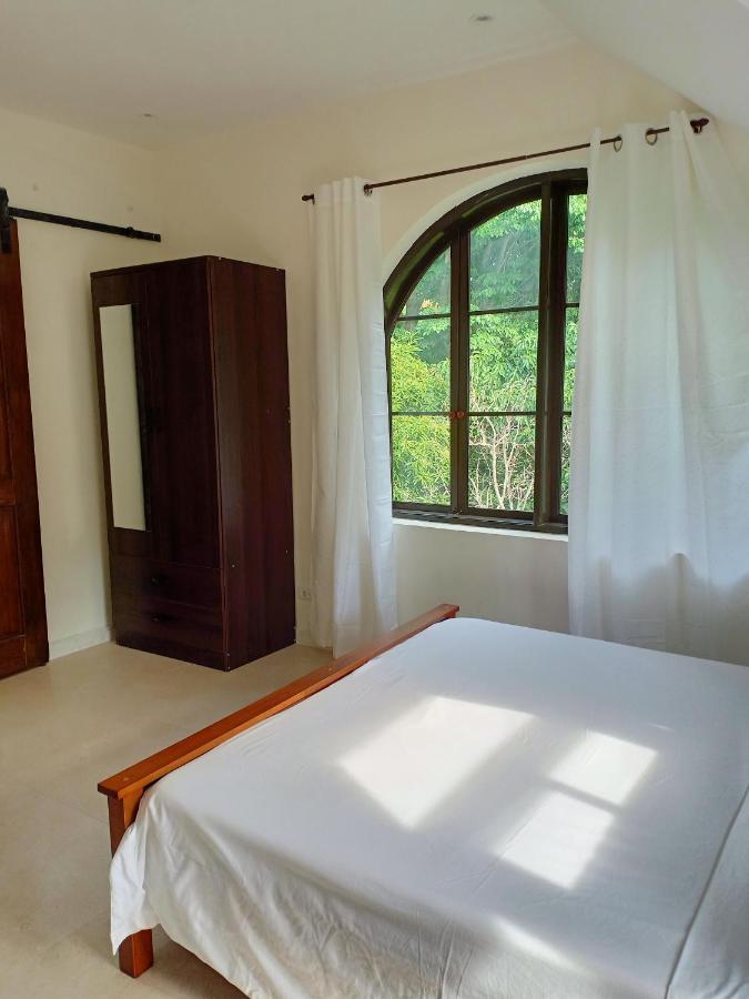 El Castillo Bed And Breakfast Angono Luaran gambar