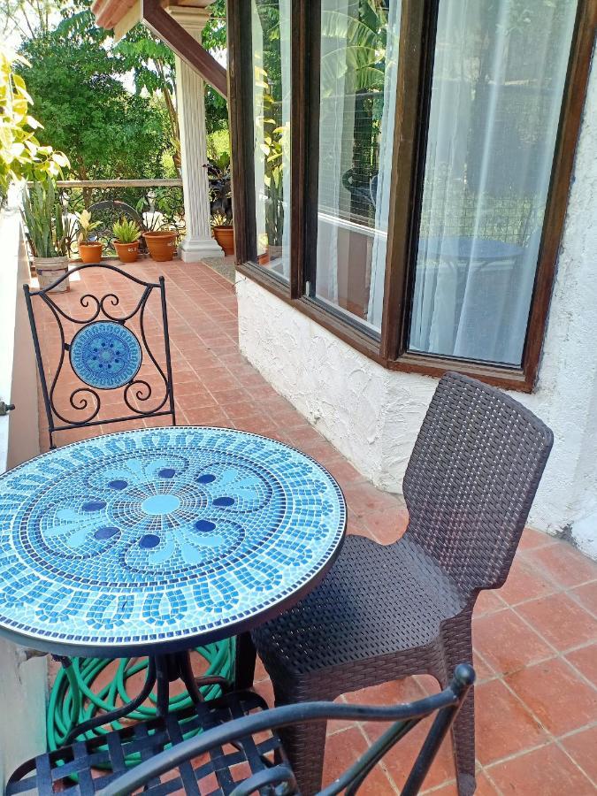 El Castillo Bed And Breakfast Angono Luaran gambar