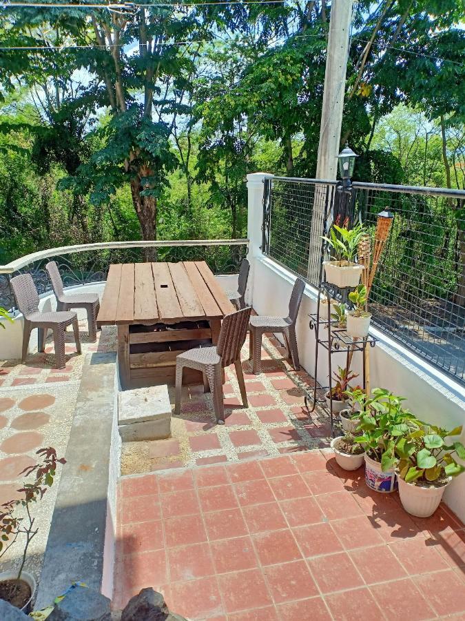 El Castillo Bed And Breakfast Angono Luaran gambar