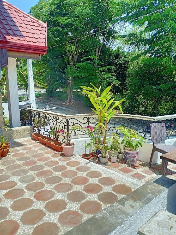 El Castillo Bed And Breakfast Angono Luaran gambar