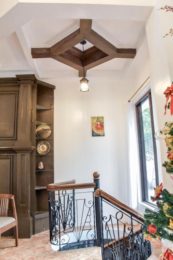 El Castillo Bed And Breakfast Angono Luaran gambar