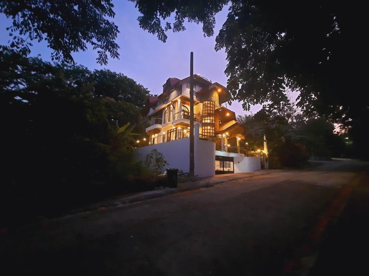 El Castillo Bed And Breakfast Angono Luaran gambar