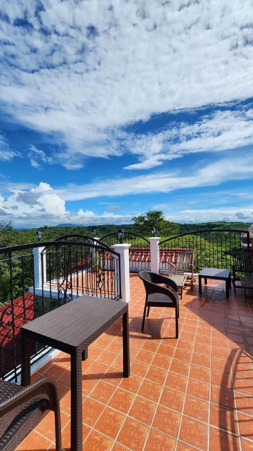 El Castillo Bed And Breakfast Angono Luaran gambar