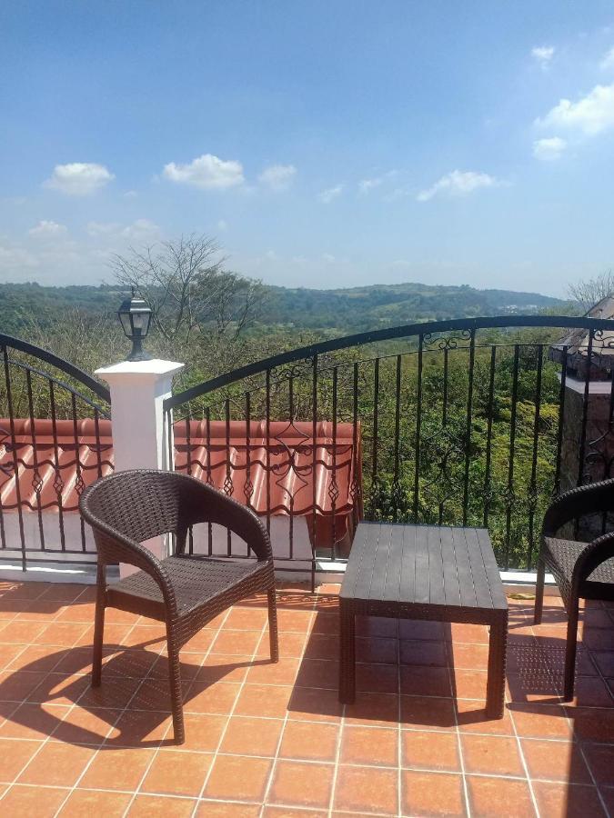 El Castillo Bed And Breakfast Angono Luaran gambar
